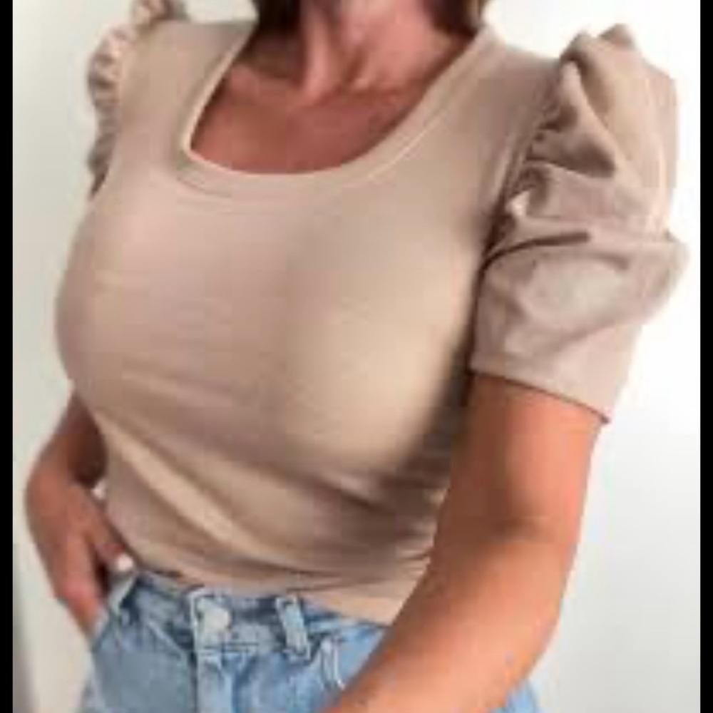 Lizette collection puff sleeve form fitting top small Shoulders